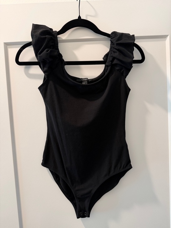 Forever 21 Tops - Forever 21 Black Ruffle-Sleeve Bodysuit